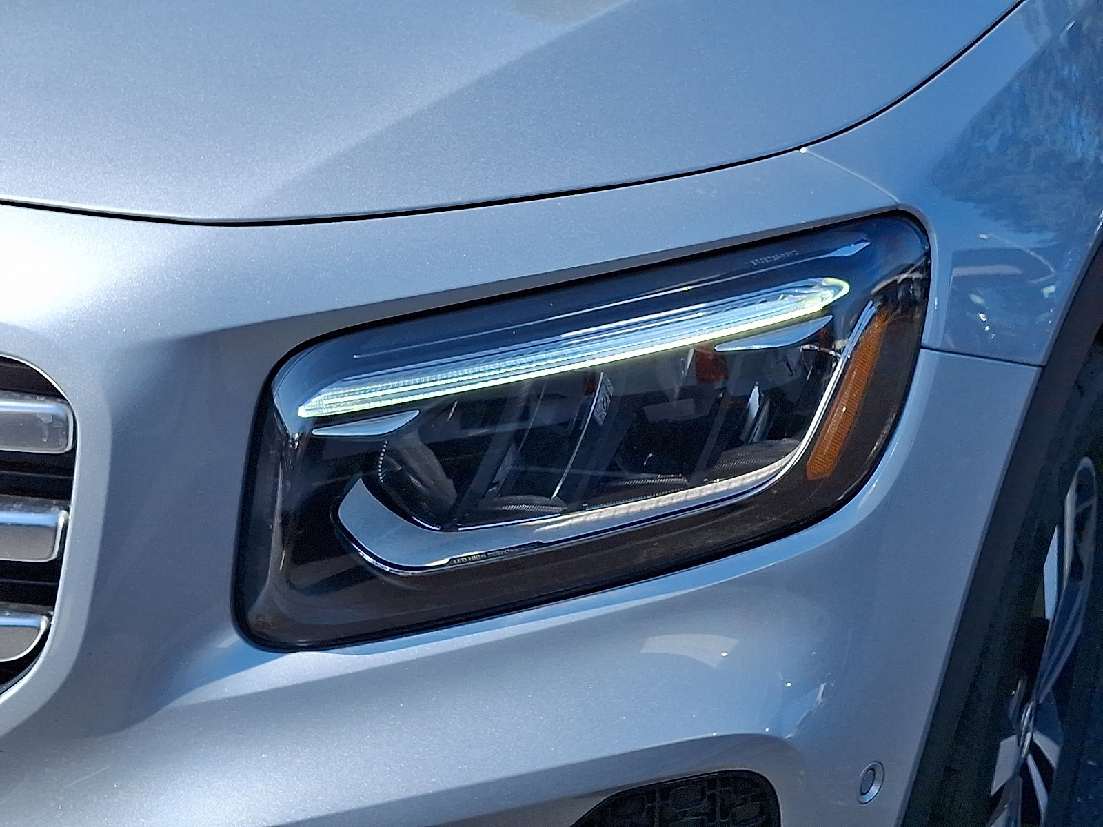 2026 Mercedes Benz GLB 250 4MATIC photo 9