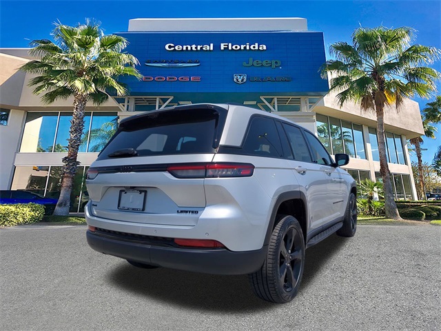 2025 Jeep Grand Cherokee Limited photo 3