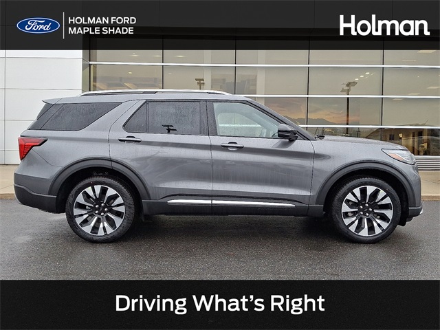 2026 Ford Explorer Platinum's photo