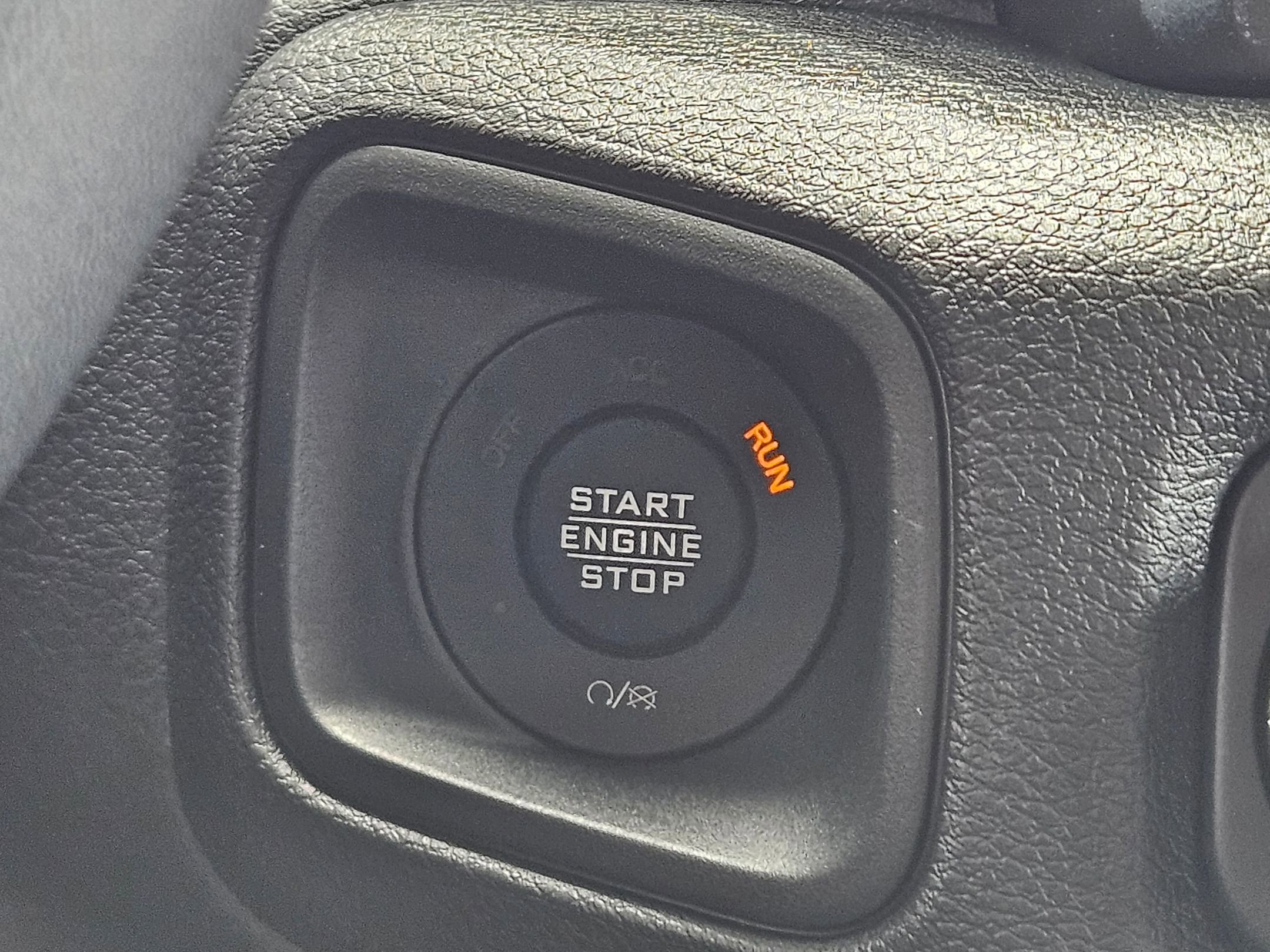 2025 Jeep Wrangler Sport S photo 13