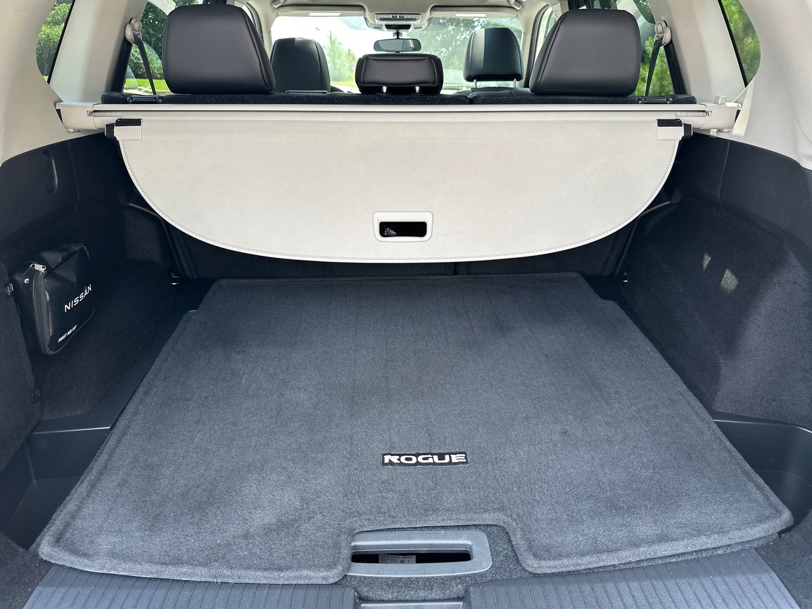 2023 Nissan Rogue SV photo 18