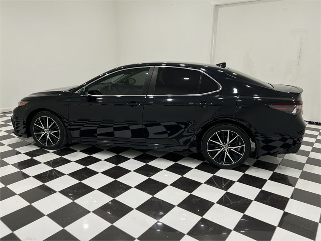 2023 Toyota Camry SE photo 2