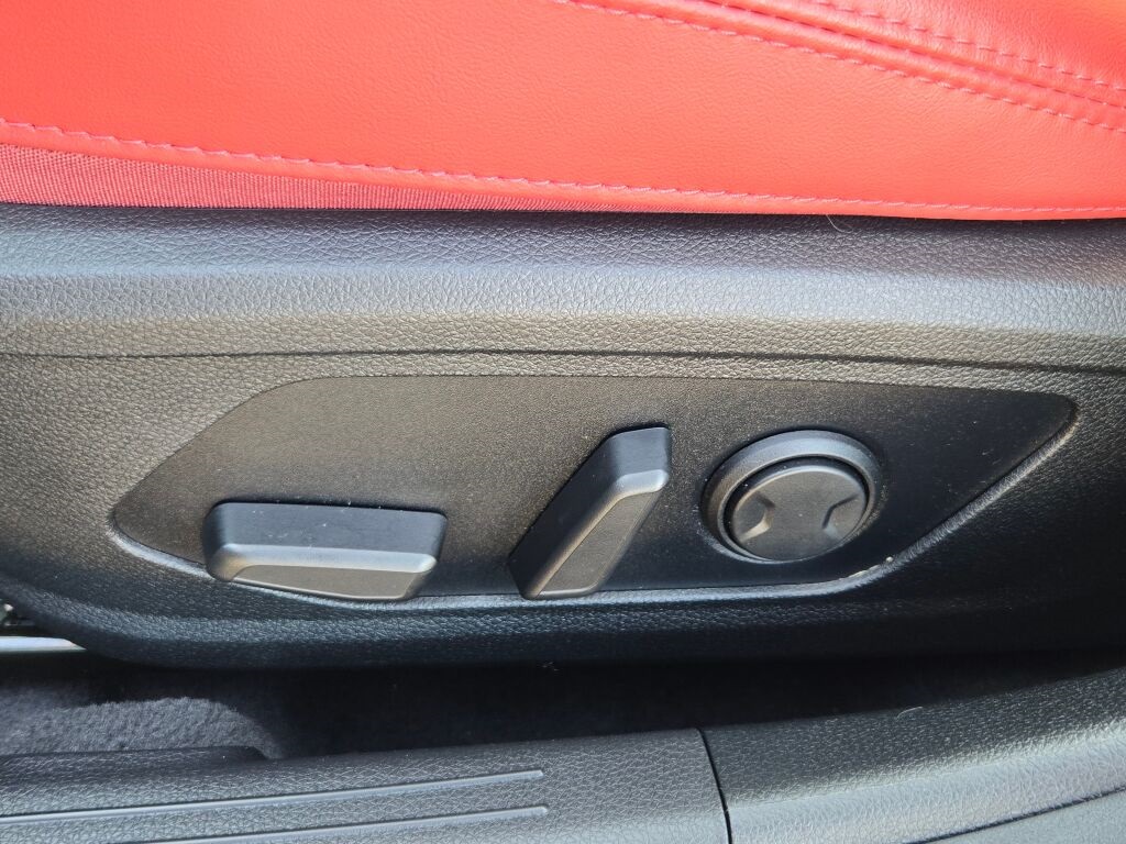 2022 Kia K5 GT-Line photo 12