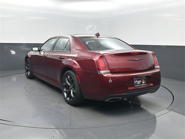 2023 Chrysler 300 S photo 3