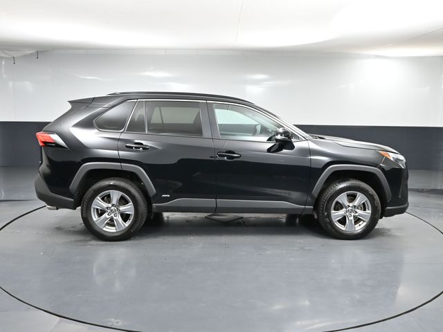 2022 Toyota RAV4 Hybrid XLE photo 3