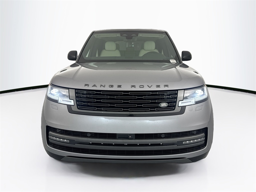 2025 Land Rover Range Rover SE photo 2
