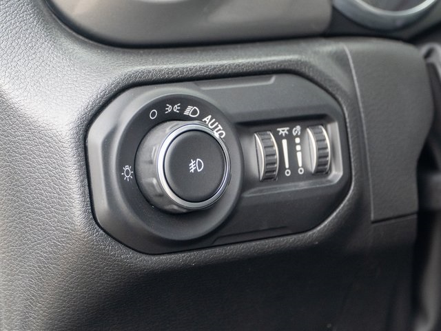 2022 Jeep Wrangler Unlimited Sahara photo 28