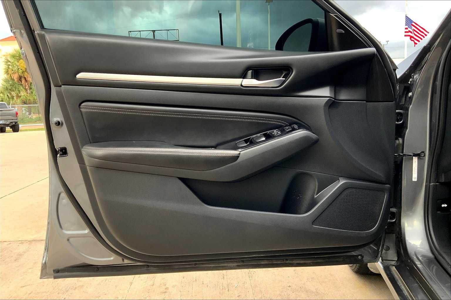 2021 Nissan Altima 2.5 SV photo 20
