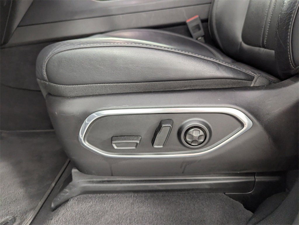 2023 Jeep Wagoneer L Series III photo 12