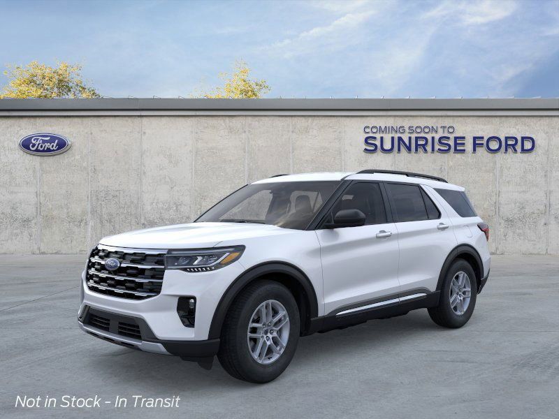 2025 Ford Explorer photo 2