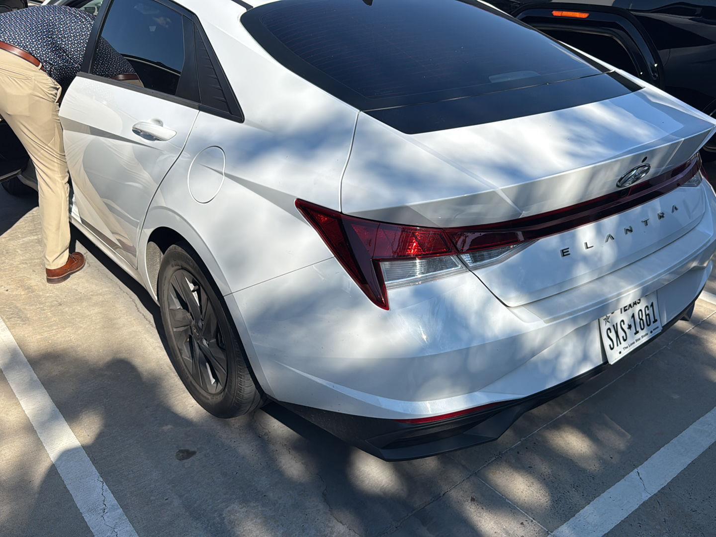 2023 Hyundai Elantra SEL photo 5