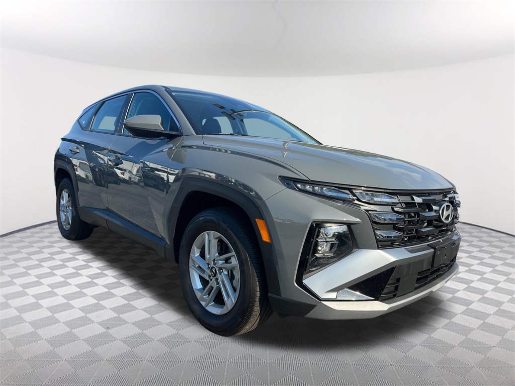 2025 Hyundai Tucson SE photo 3