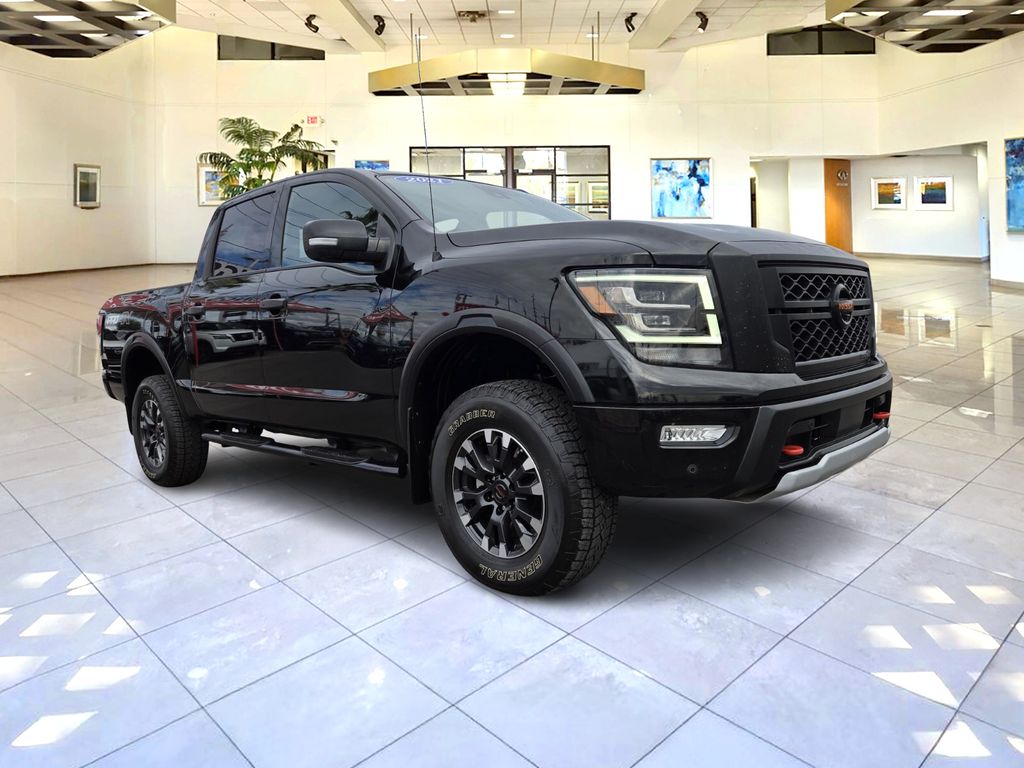 2021 Nissan Titan PRO-4X's photo