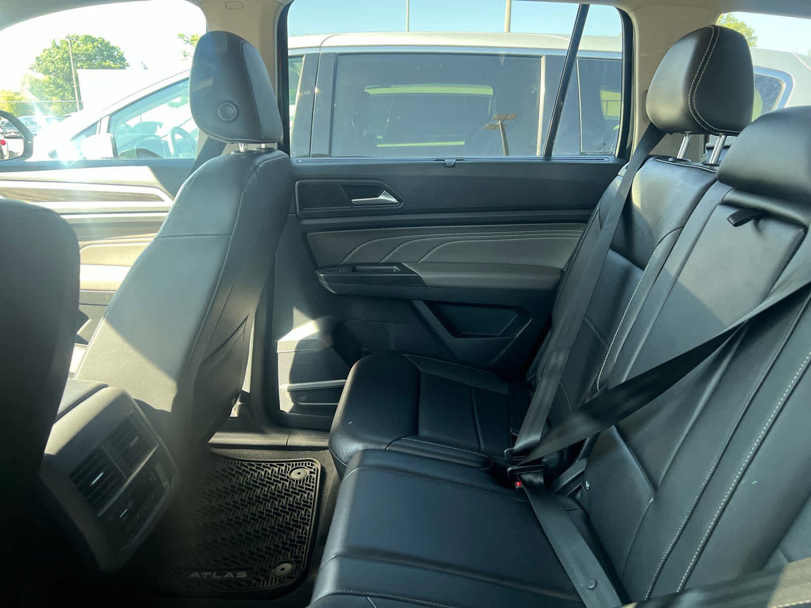 2022 Volkswagen Atlas SE photo 4