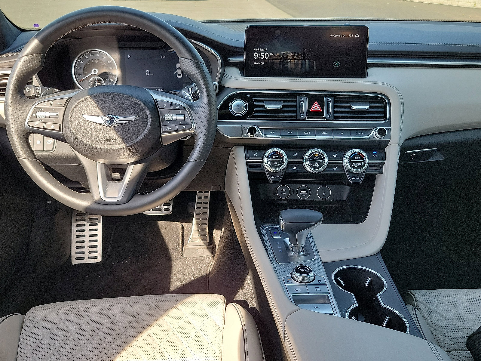 2023 Genesis G70 3.3T Sport Prestige Advanced photo 4