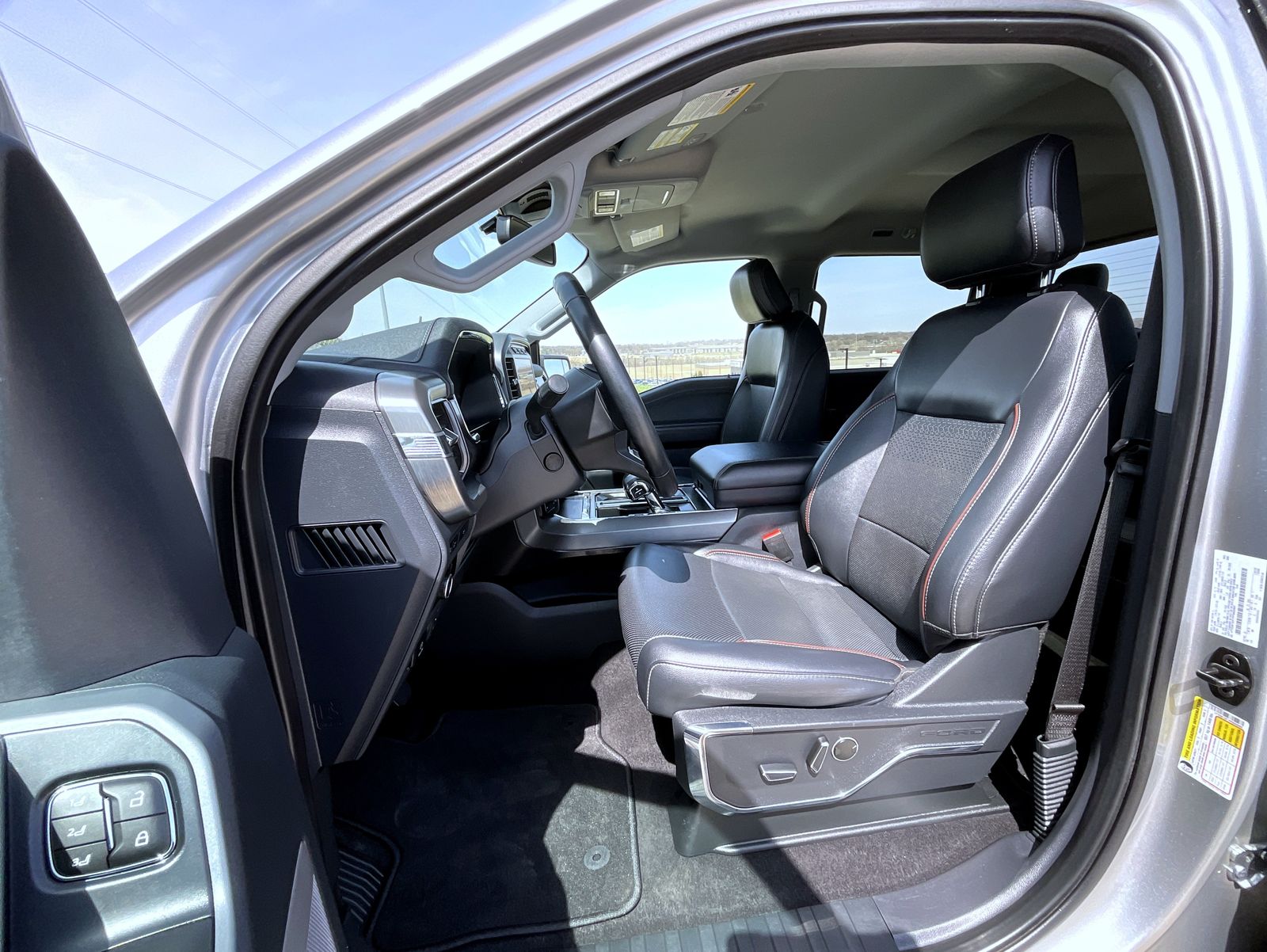 2023 Ford F-150 Lariat photo 10