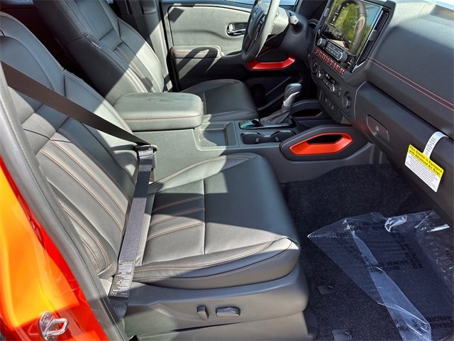 2025 Nissan Frontier PRO-4X photo 13