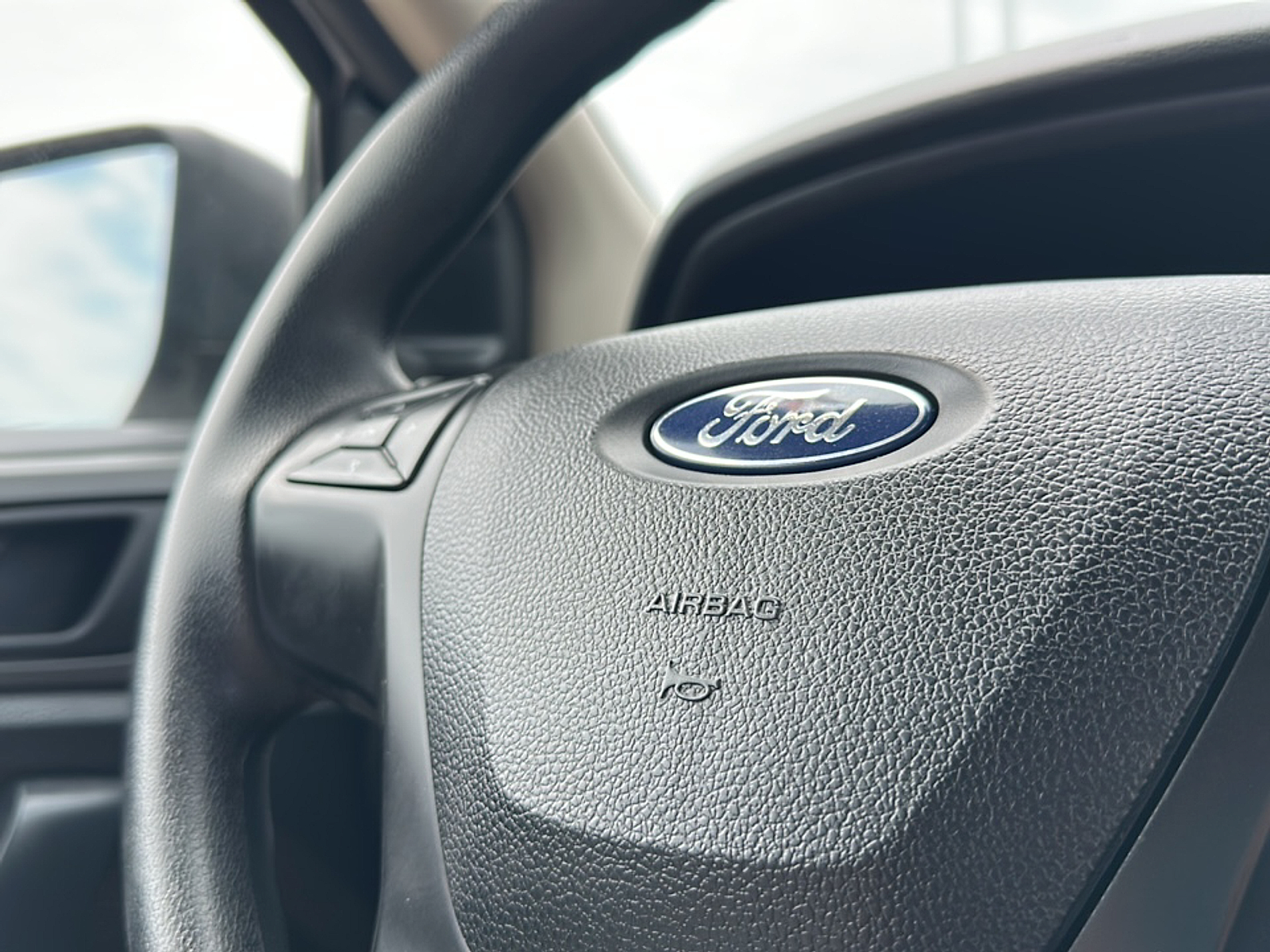 Used 2022 White Ford XL image 27