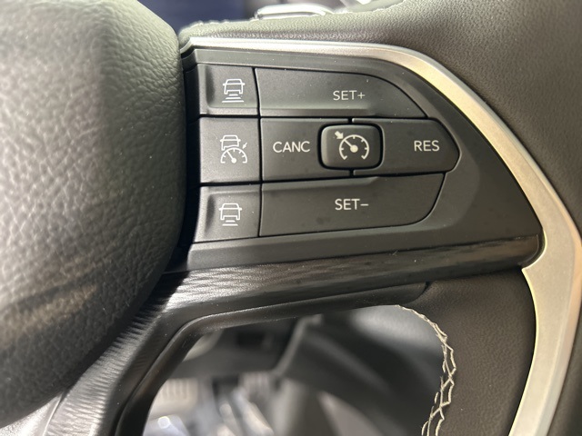 2025 Jeep Grand Cherokee Laredo Altitude photo 23