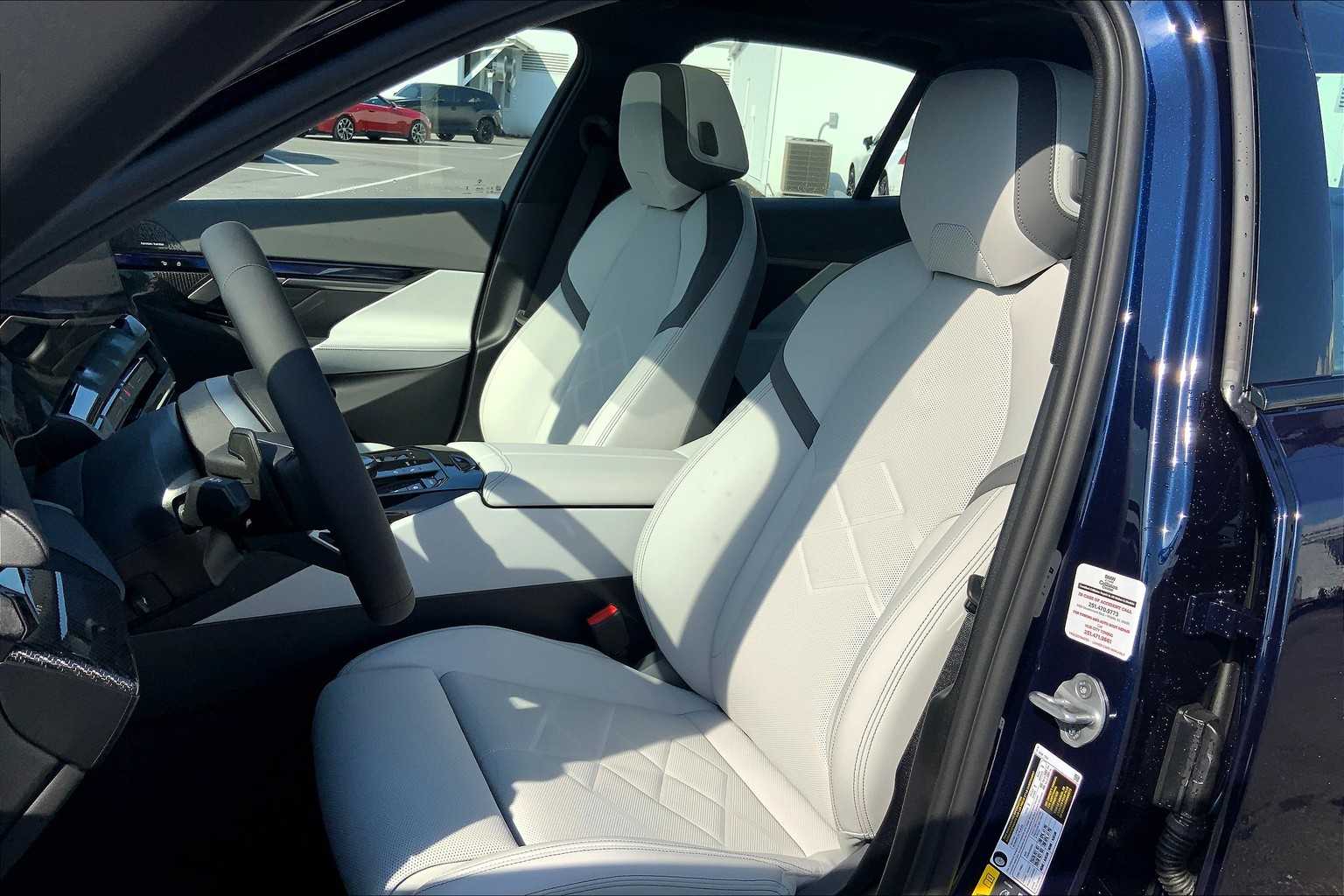 2026 Bmw 550e xDrive photo 9