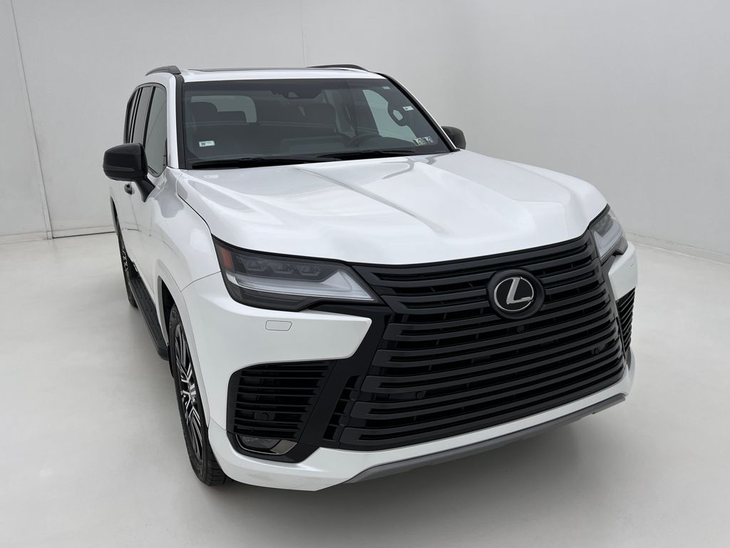 2023 Lexus LX 600 Luxury photo 4