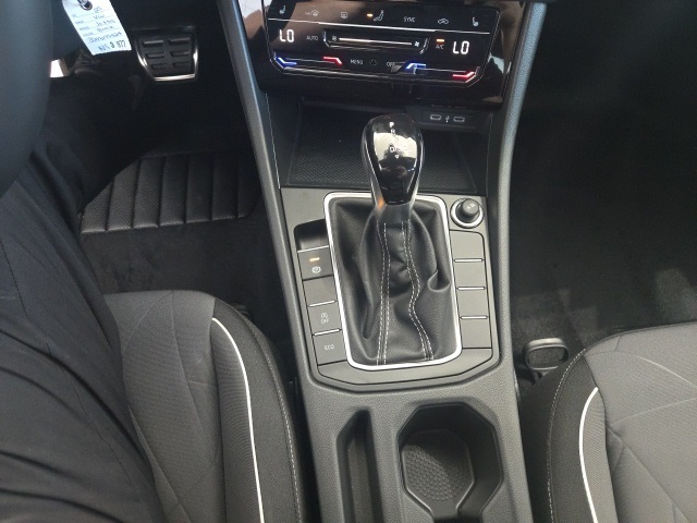 2025 Volkswagen Jetta Sport photo 19