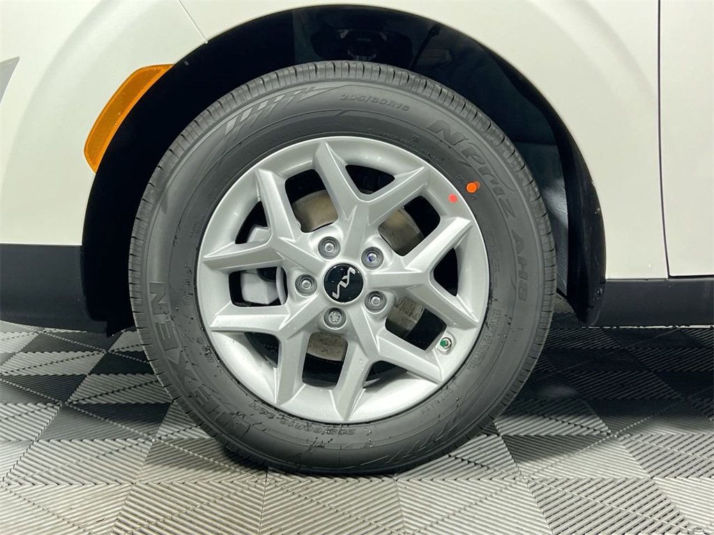 2025 Kia Soul LX S photo 11