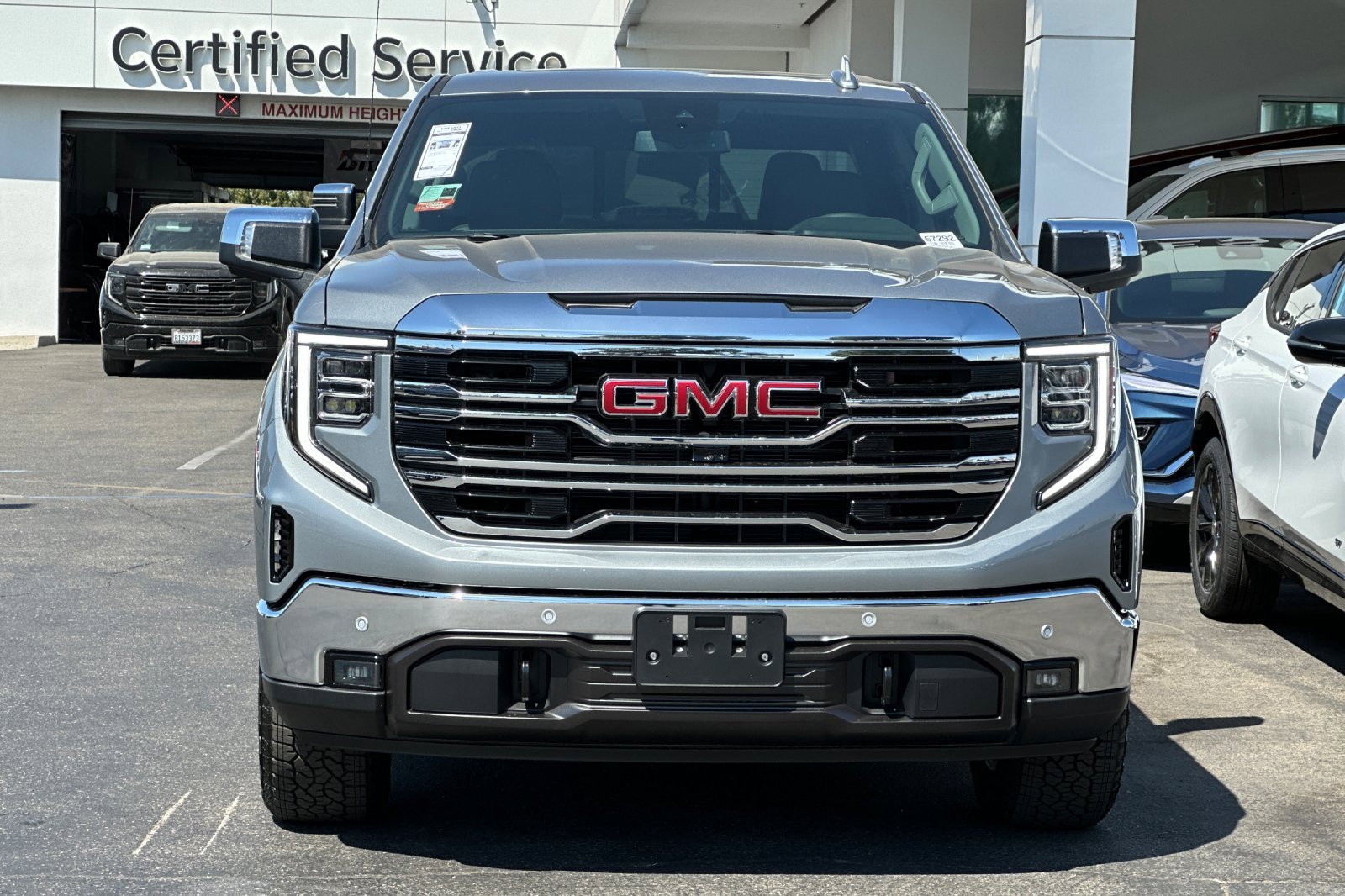 2025 Gmc Sierra 1500 SLT photo 3