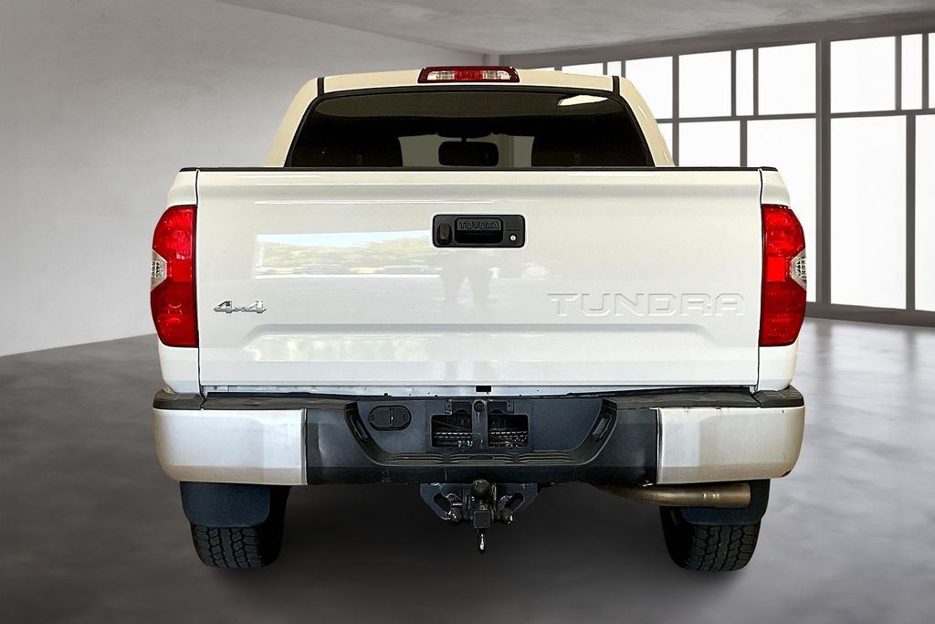 2017 Toyota Tundra SR5 photo 4