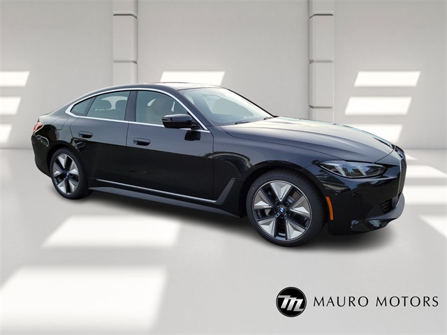 2025 BMW i4 40's photo
