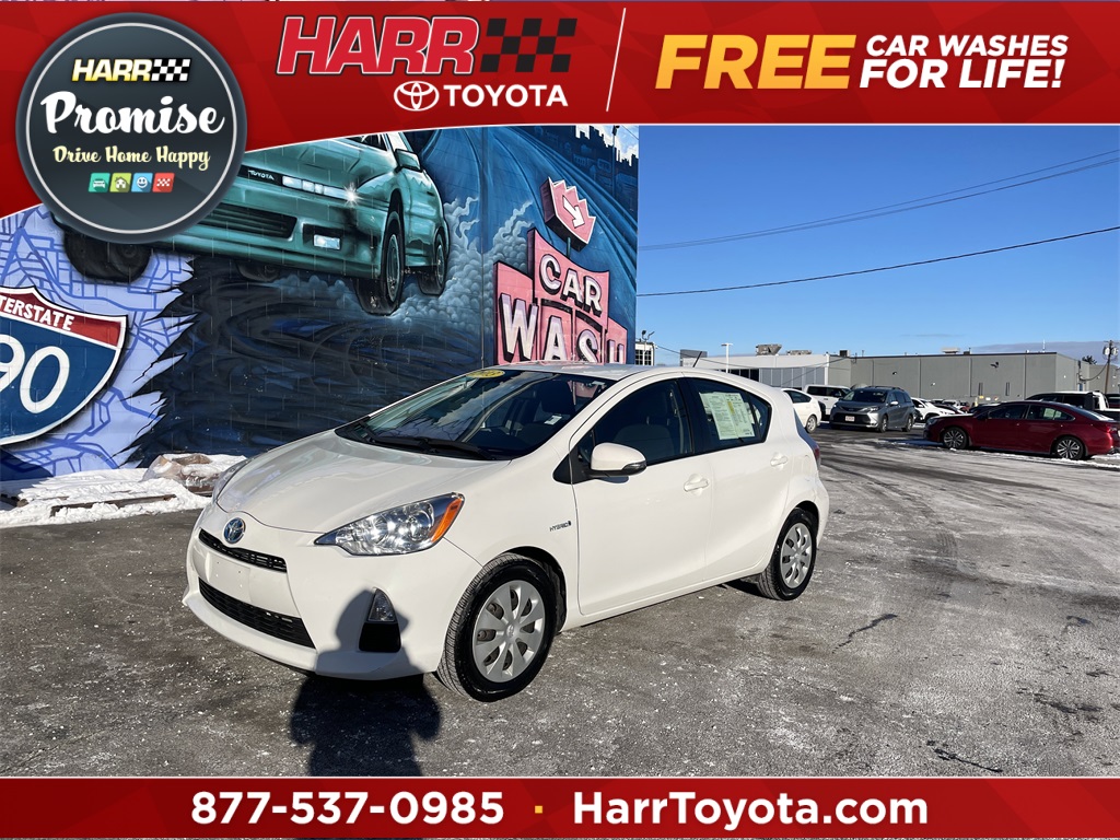 2013 Toyota Prius c Two's photo