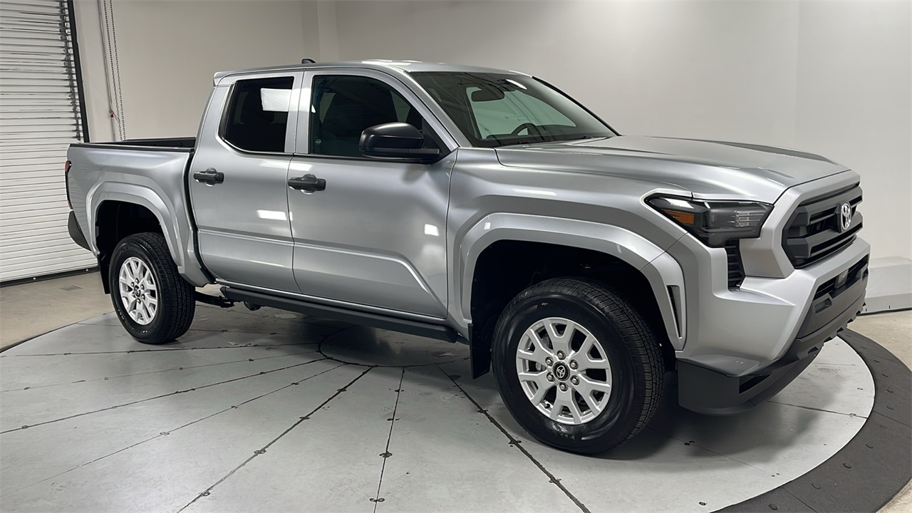 2024 Toyota Tacoma SR photo 3