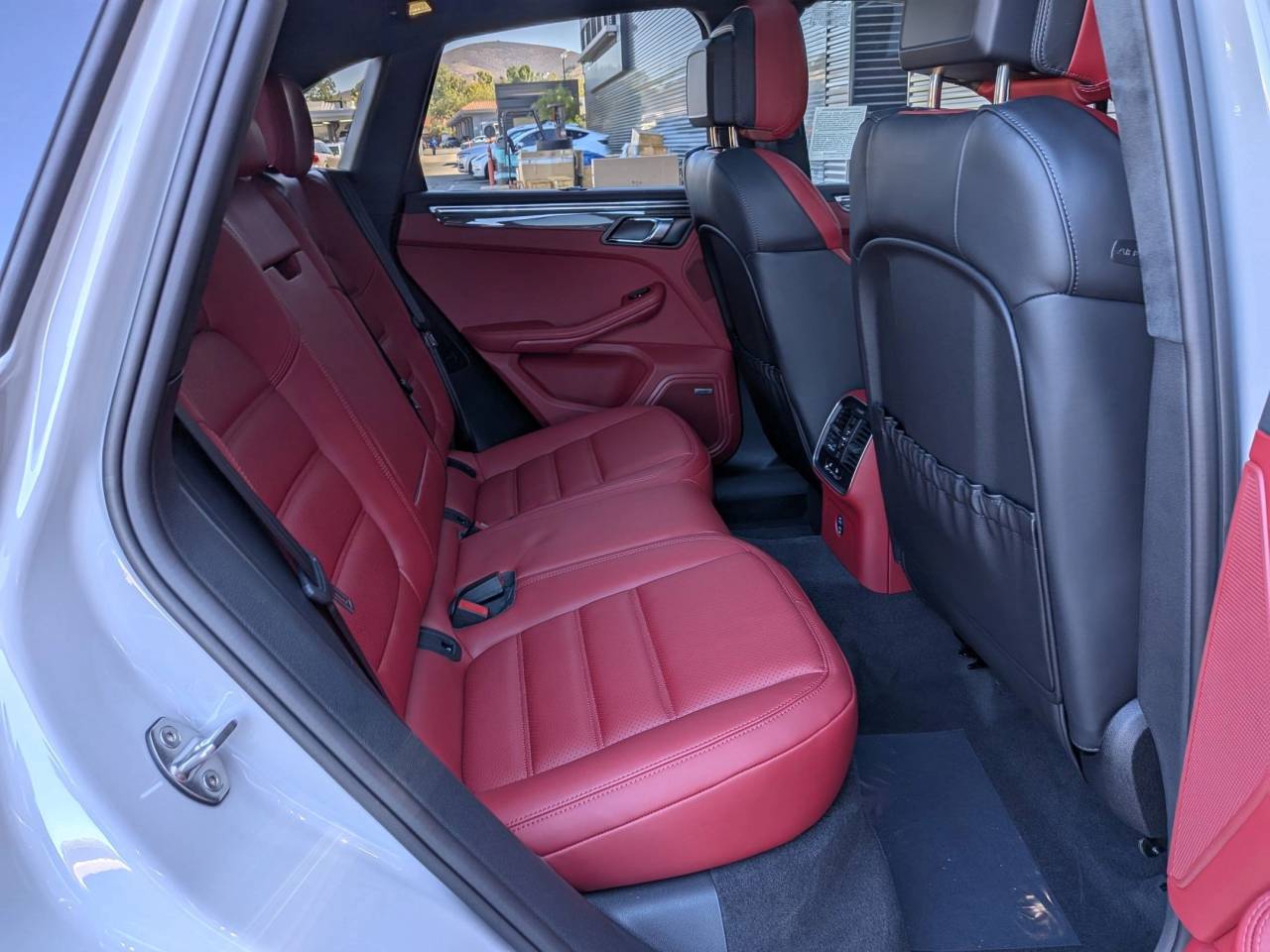 2025 Porsche Macan GTS photo 19