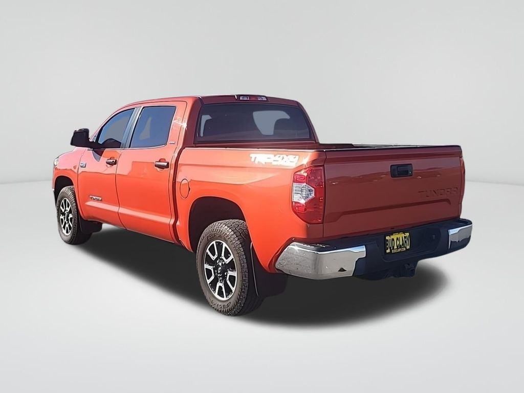 2018 Toyota Tundra SR5 CrewMax photo 3