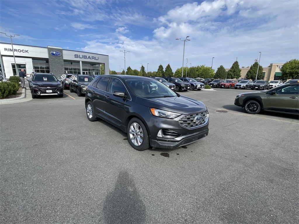 2020 Ford Edge Titanium photo 2