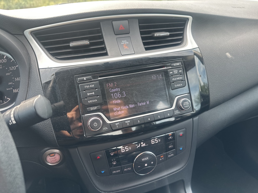 2018 Nissan Sentra SV photo 18