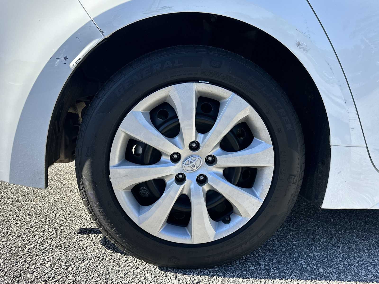 2023 Toyota Corolla LE photo 15