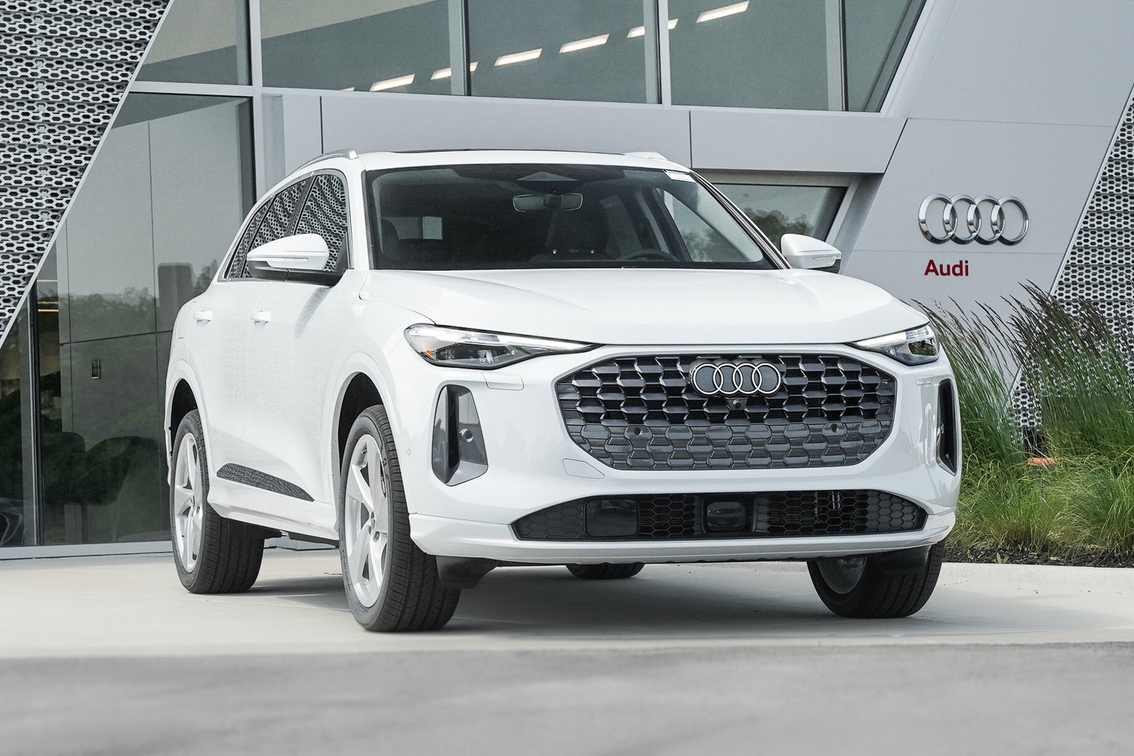 New 2025 Glacier White Metallic Audi Premium Plus image 1