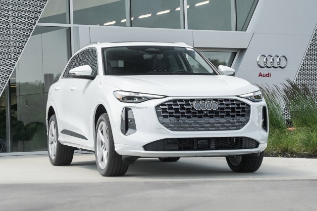 2025 Audi Q5 Premium Plus