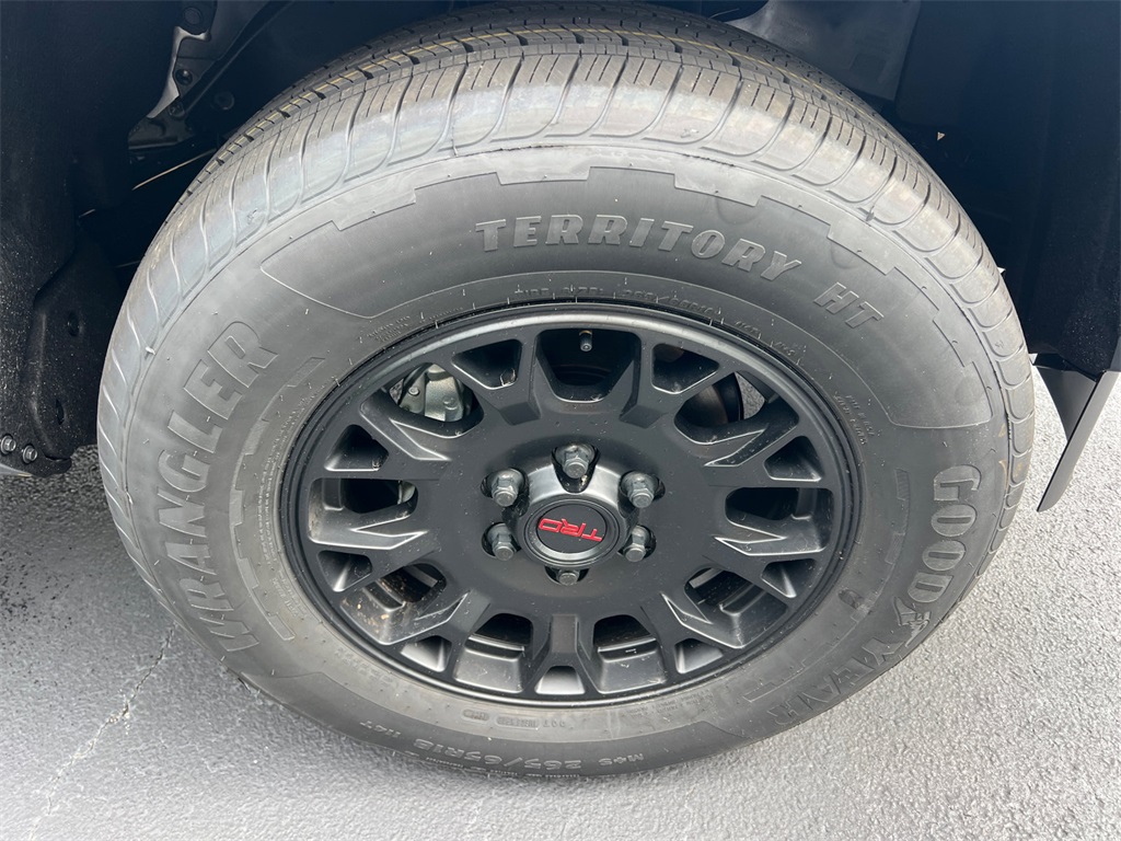 2025 Toyota Tacoma SR5 photo 12