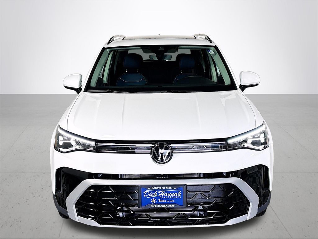 2025 Volkswagen Taos SEL photo 3