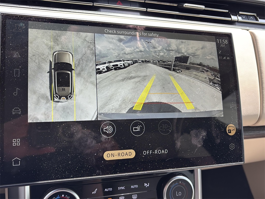 2023 Land Rover Range Rover SE photo 24