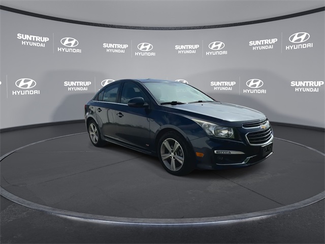 2015 Chevrolet Cruze photo 2