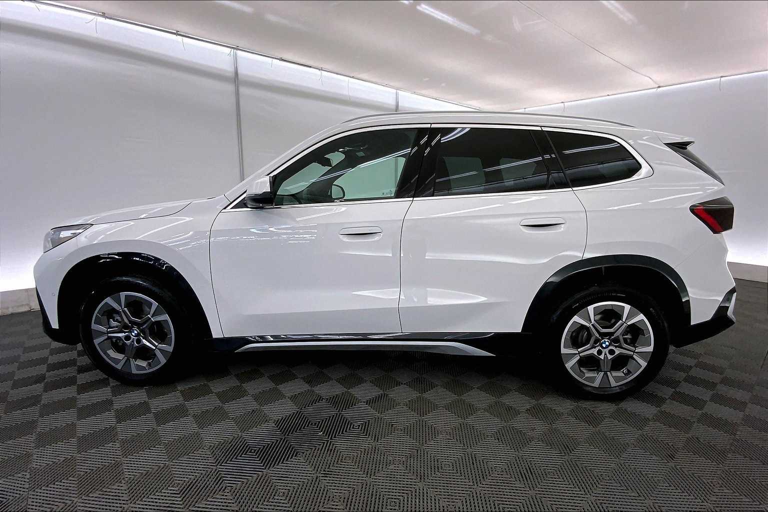 2025 Bmw X1 XDrive28i photo 3