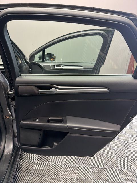 2018 Ford Fusion Hybrid Titanium photo 23