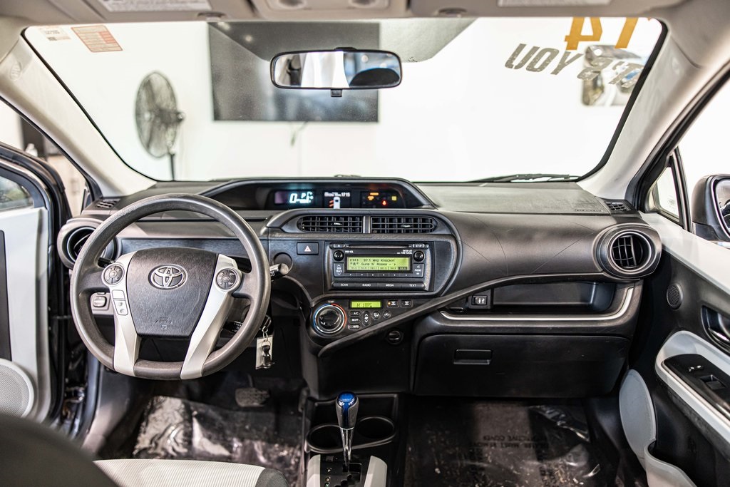 2014 TOYOTA PRIUS C - Image 33