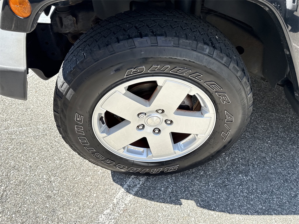 2010 Jeep Wrangler Sahara photo 8