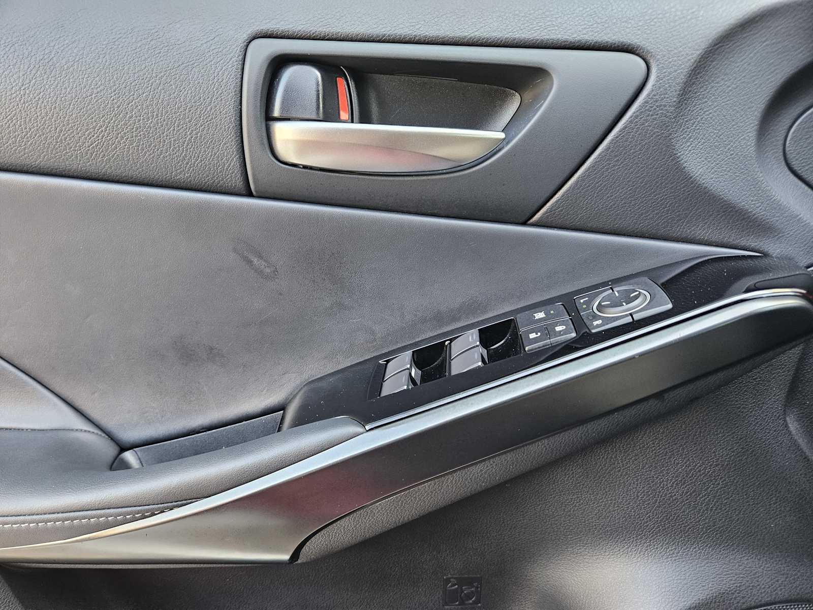 2024 Lexus IS 300 photo 17