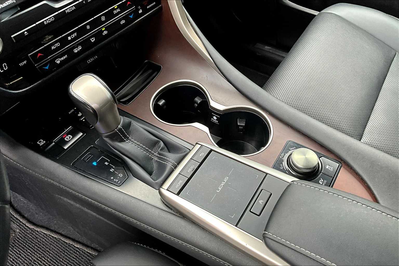 2022 Lexus RX 450h photo 16
