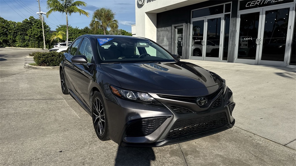 2023 Toyota Camry SE photo 6